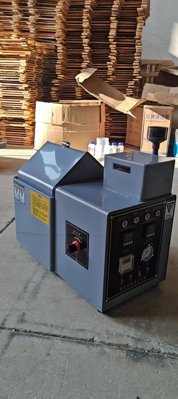 Multifunctional salt spray test chamber
