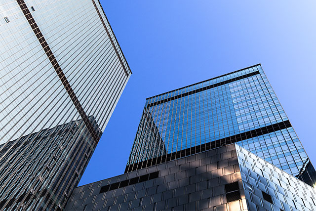 摄图网_500533158_城市写字楼大厦仰视角（非企业商用）